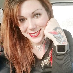 Meet your Posher, Andrea